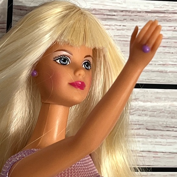 Barbies lot of 3. Two 80s and one ‘91 long hair Barbie. Great condition.See pics - Picture 5 of 10